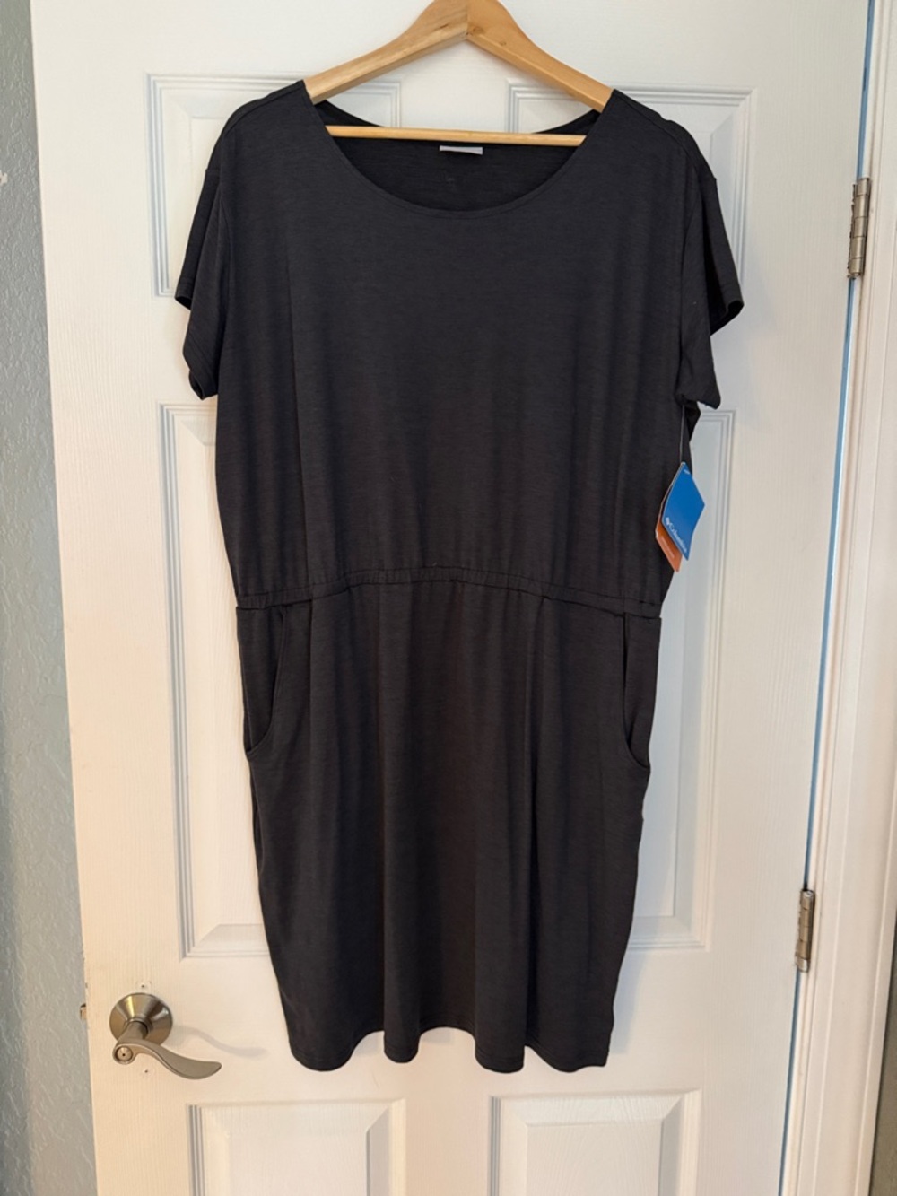 Brand new Columbia Dark Gray Short-Sleeve Casual Mini Dress with Pockets